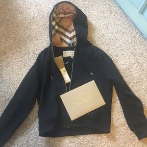 NWT BURBERRY JACKET SIZE MEDIUM